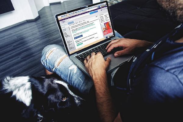 唇语解读维尼修斯不满：每个人都带球却不传球，最后我还挨嘘