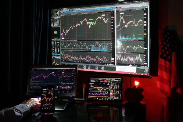 谢尔维：刚到土耳其时，为消磨时间常常一次吃三到四片安眠药