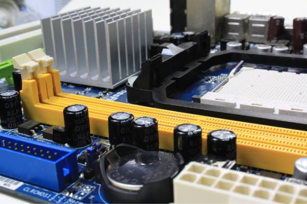 尼斯主席：拉莫斯不在球队引援名单，我们不必签下大牌球星