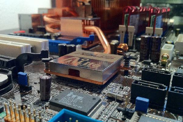 送出3记关键传球，魔笛当选与卡利亚里一役米兰队内最佳球员